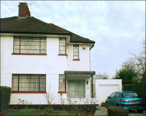 02 Howard Walk